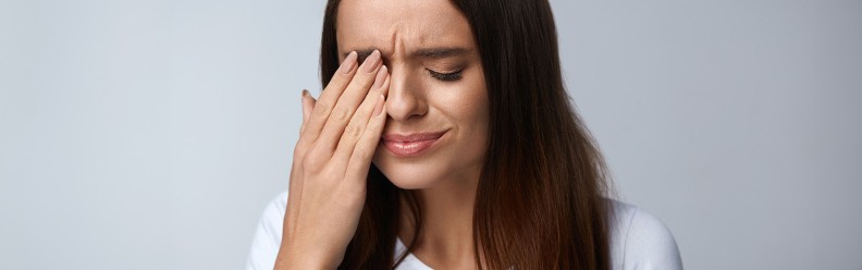 Tik v oku: Príčiny a ako ho zastaviť