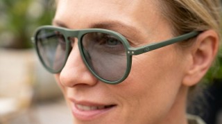Izipizi Sun #I Kaki Green Vygenerovaný obrázok