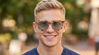 Izipizi Sun #N Light Tortoise Vygenerovaný obrázok